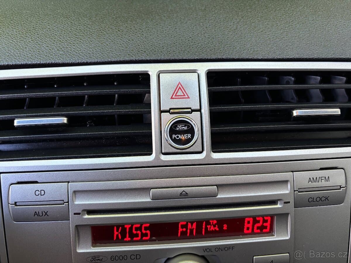 2010 Ford KUGA - 11