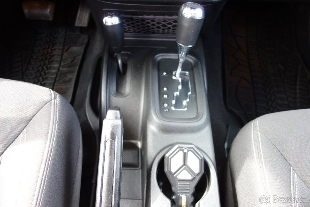 2013 Jeep WRANGLER - 11