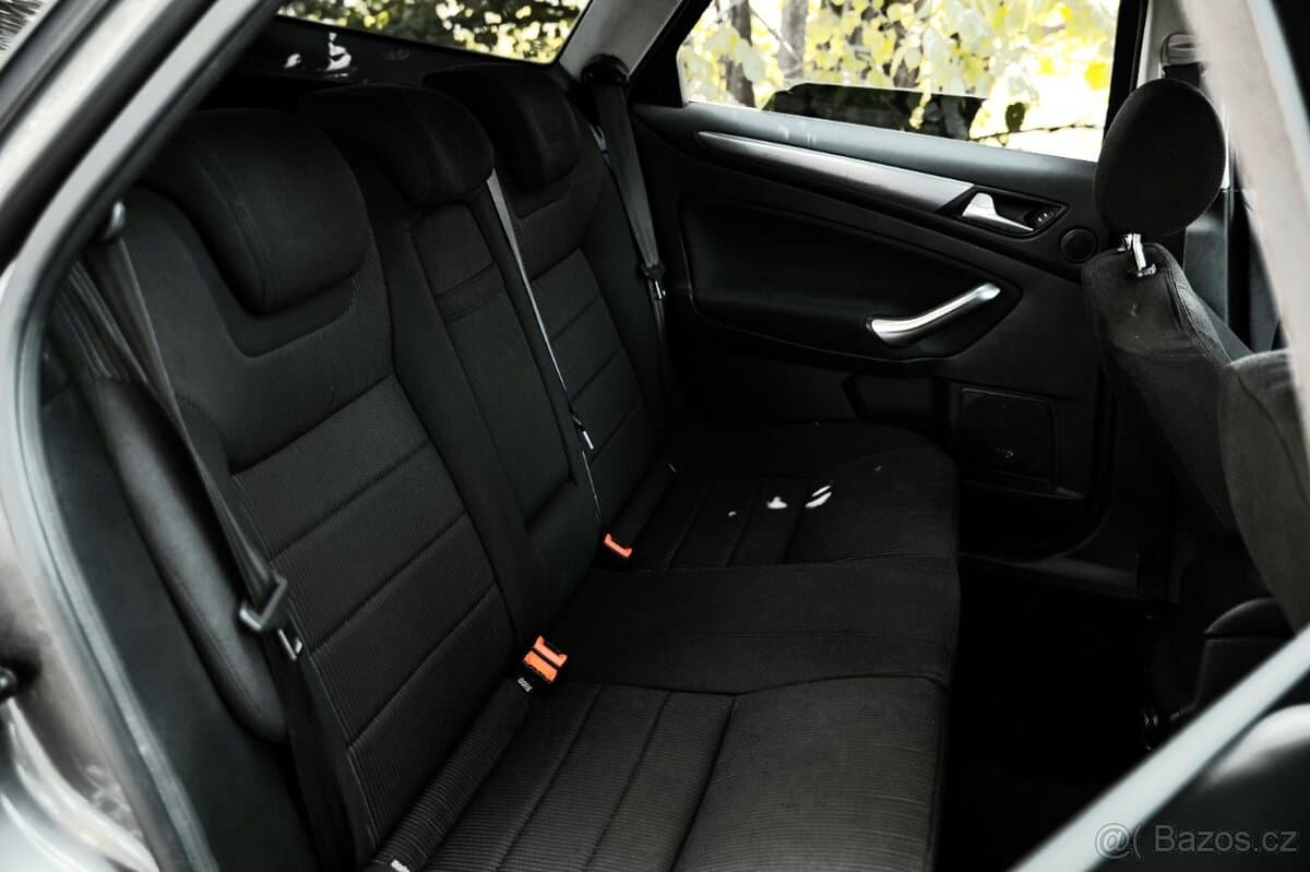 2011 Ford MONDEO - 11