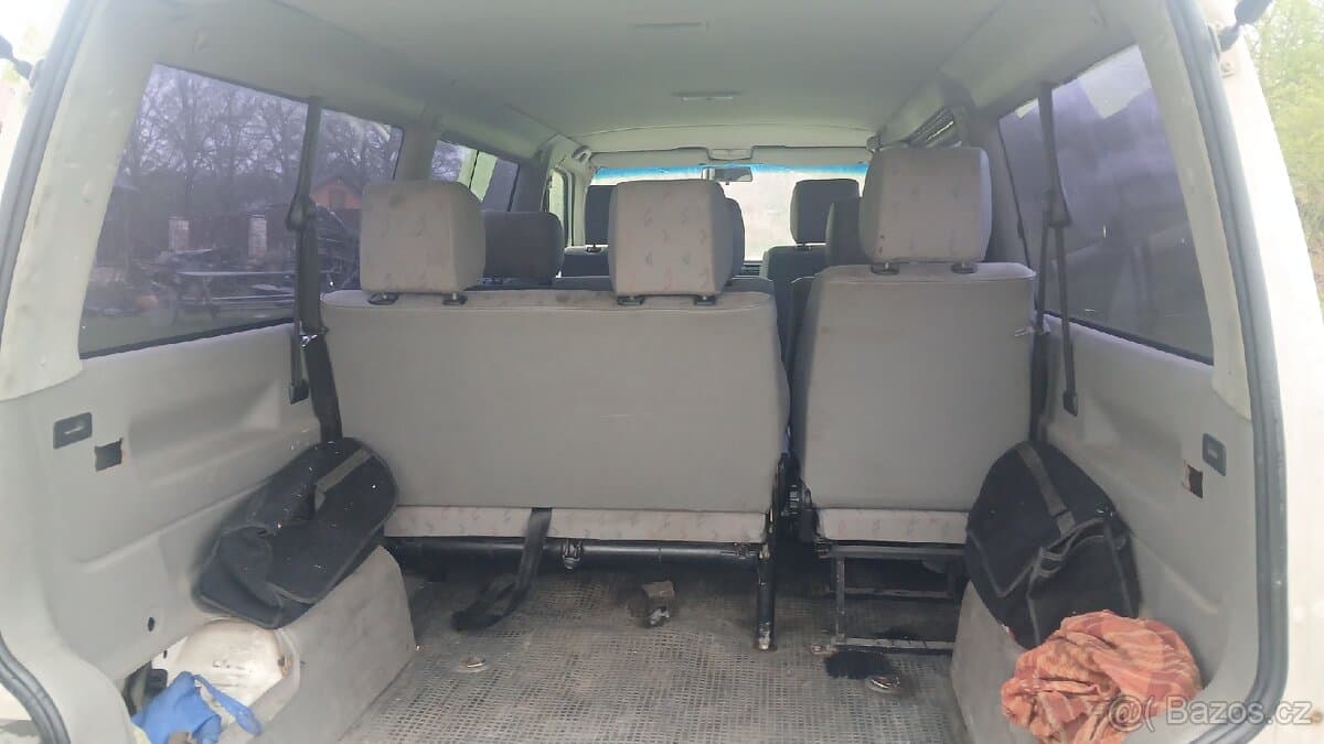 2003 Volkswagen CARAVELLE - 11