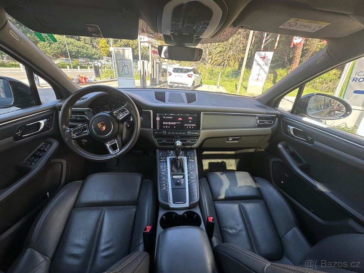 2020 Porsche MACAN - 11