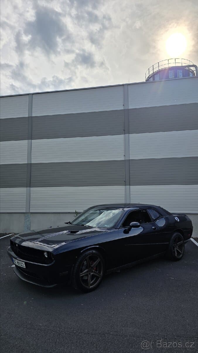 2011 Dodge CHALLENGER - 11