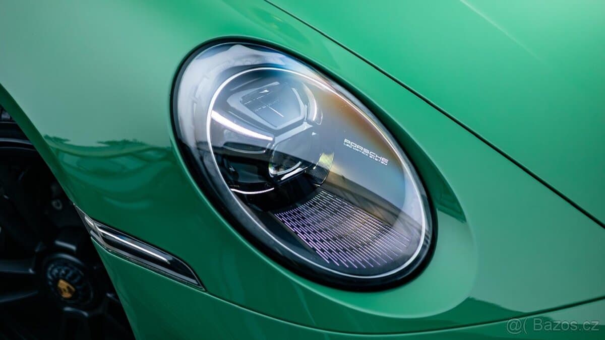 2023 Porsche 911 - 11