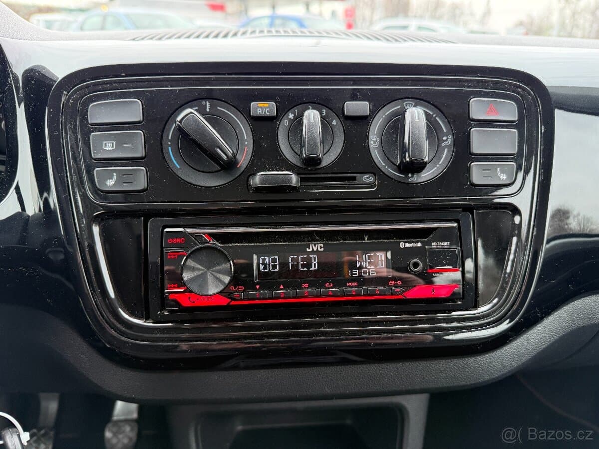 2014 Volkswagen UP! - 11