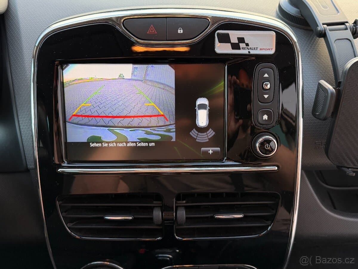 2015 Renault CLIO - 11