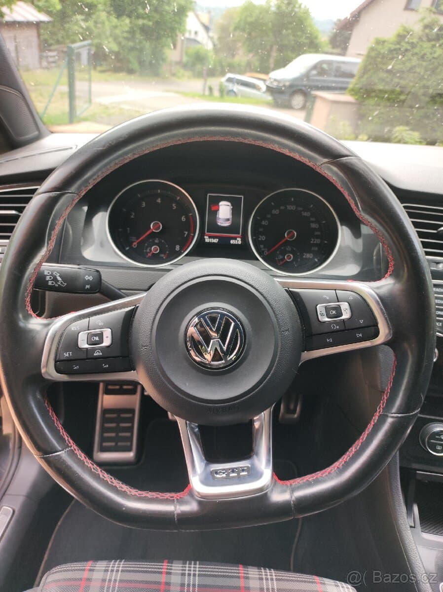 2016 Volkswagen GOLF - 11