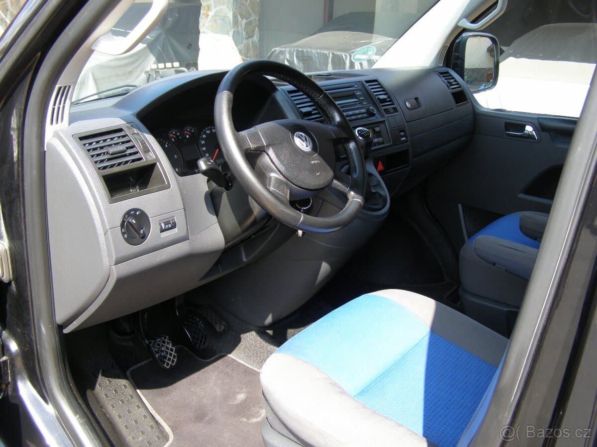 2009 Volkswagen CARAVELLE - 11