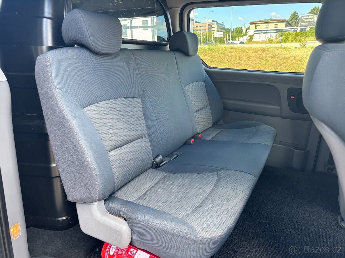 2013 Hyundai H-1 - 11