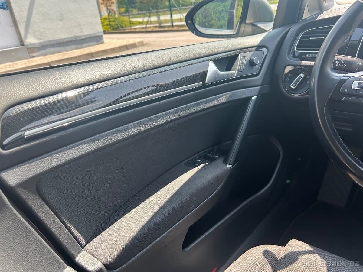 2019 Volkswagen GOLF - 11