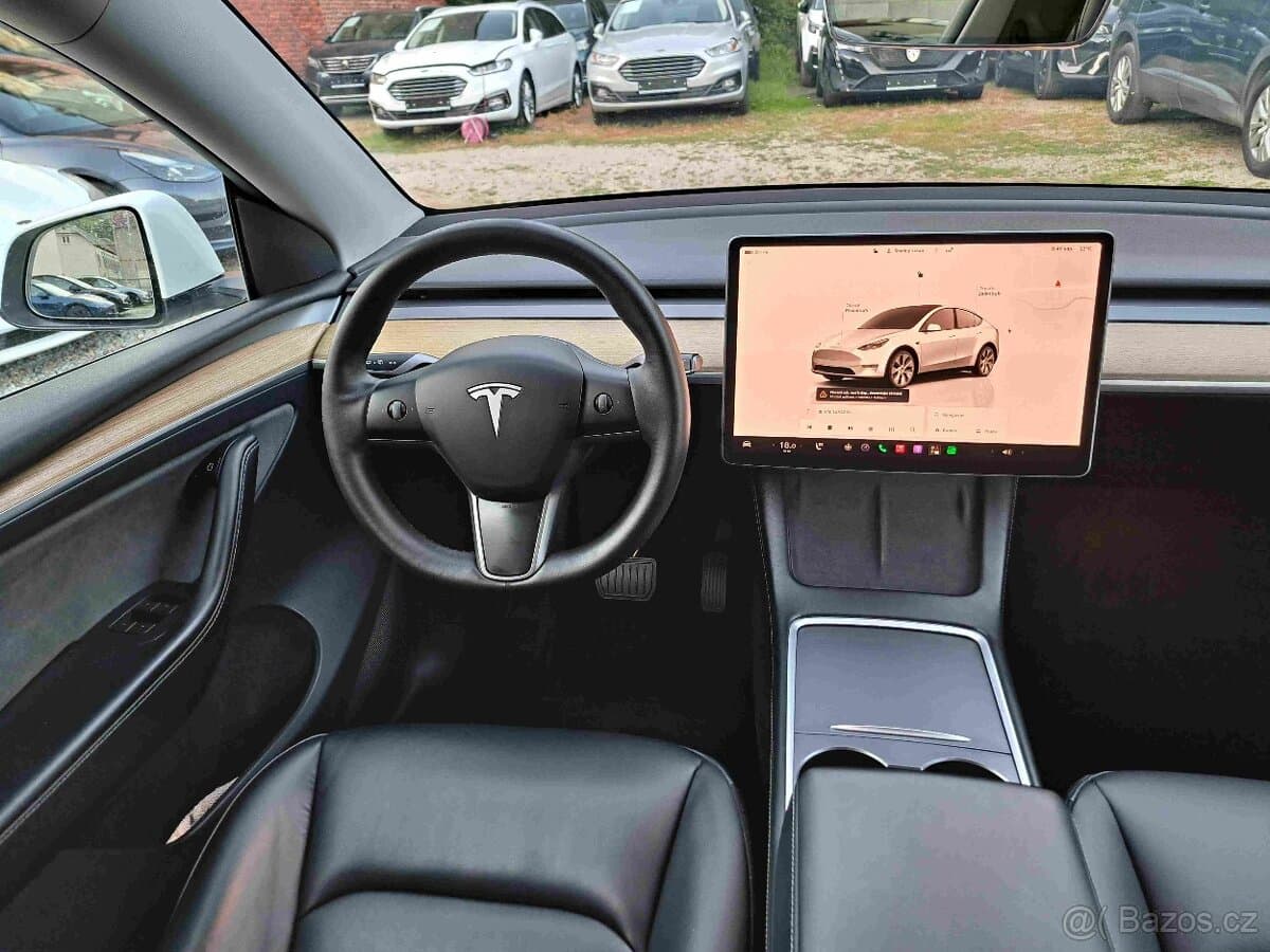 2023 Tesla MODEL Y - 11
