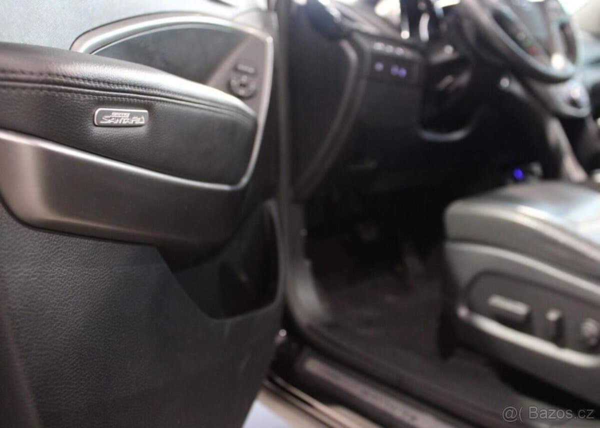 2016 Hyundai SANTA FE - 11