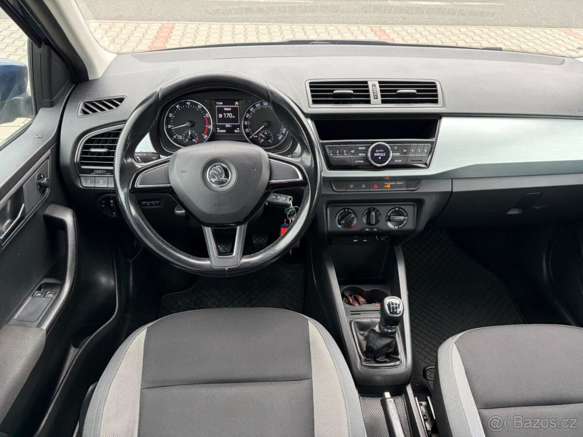 2015 Škoda FABIA - 11
