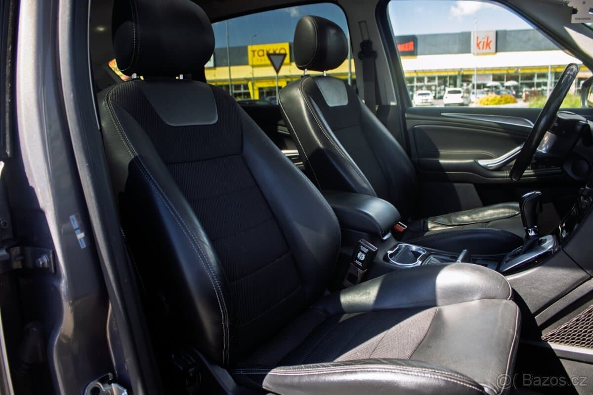 2013 Ford S-MAX - 11