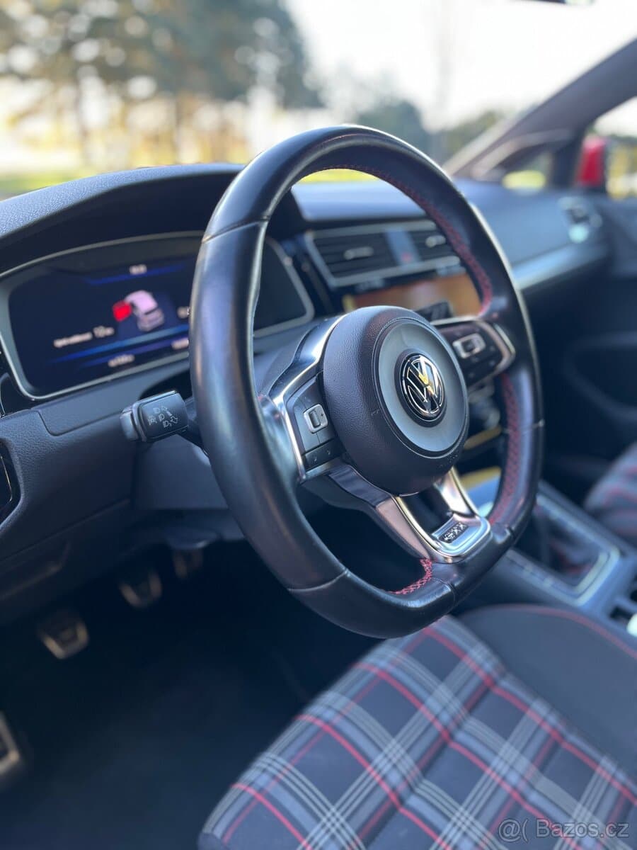 2017 Volkswagen GOLF - 11