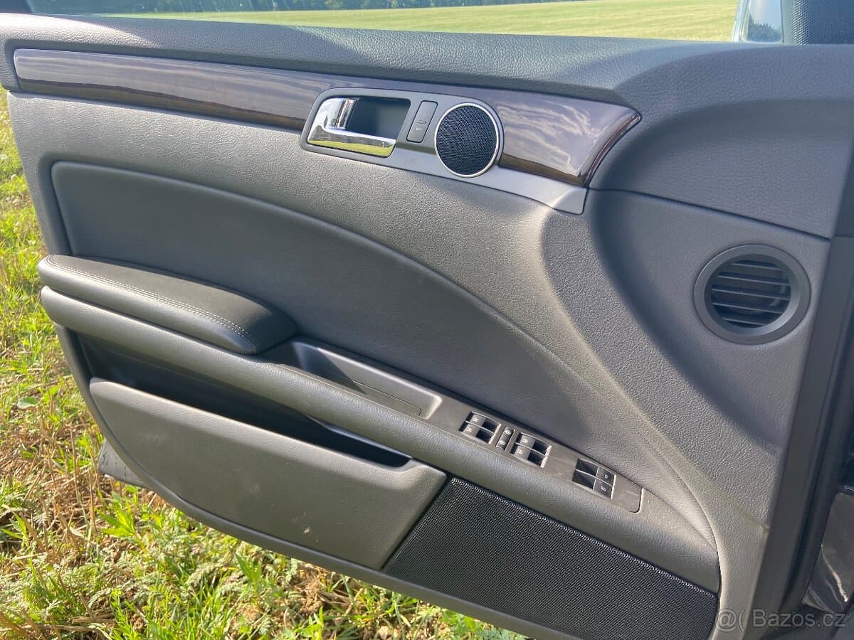 2008 Volkswagen PHAETON - 11