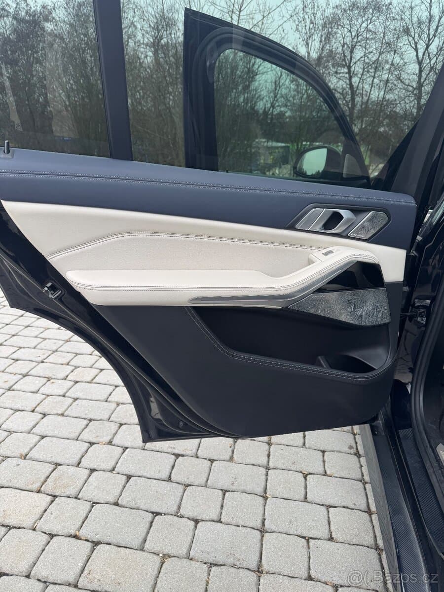 2019 BMW X7 - 11