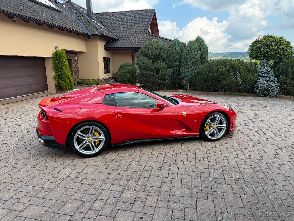 2022 Ferrari 812 - 11