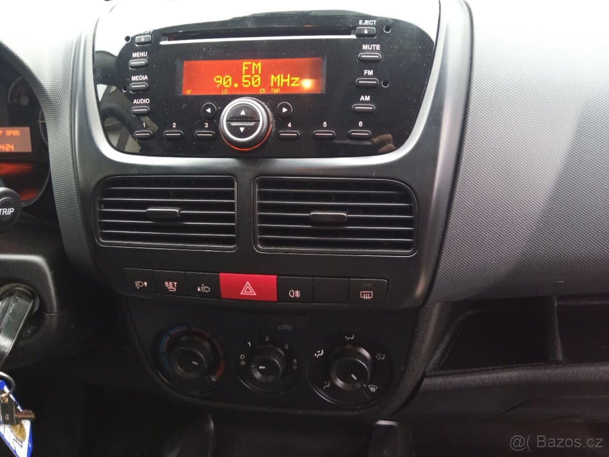 2015 Fiat DOBLO - 11