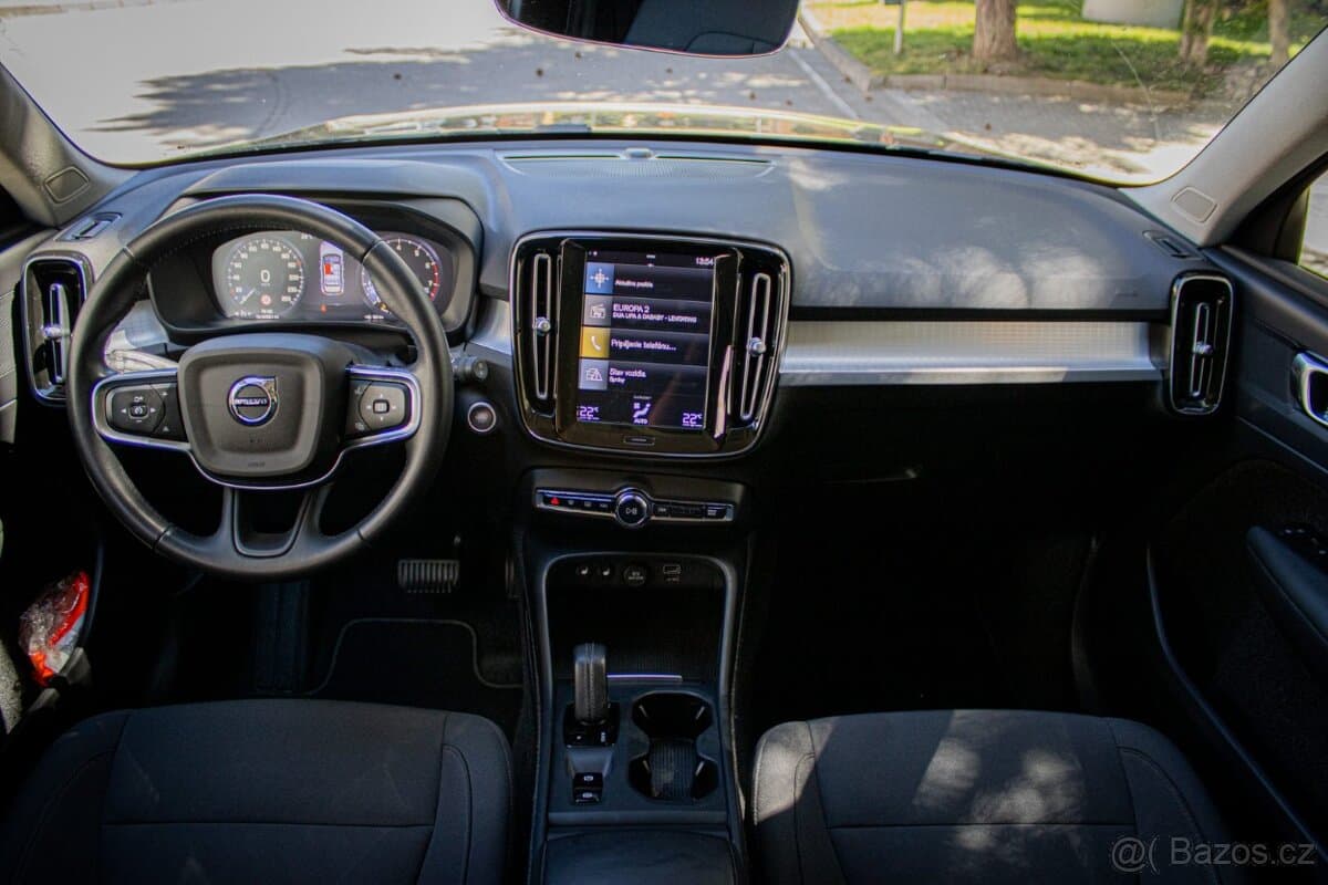 2020 Volvo XC40 - 11