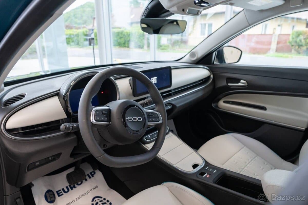 2024 Fiat 600 - 11