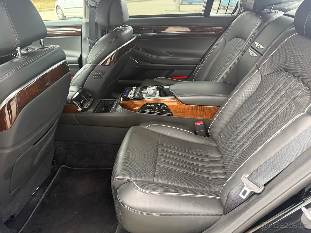 2017 Genesis G90 - 11