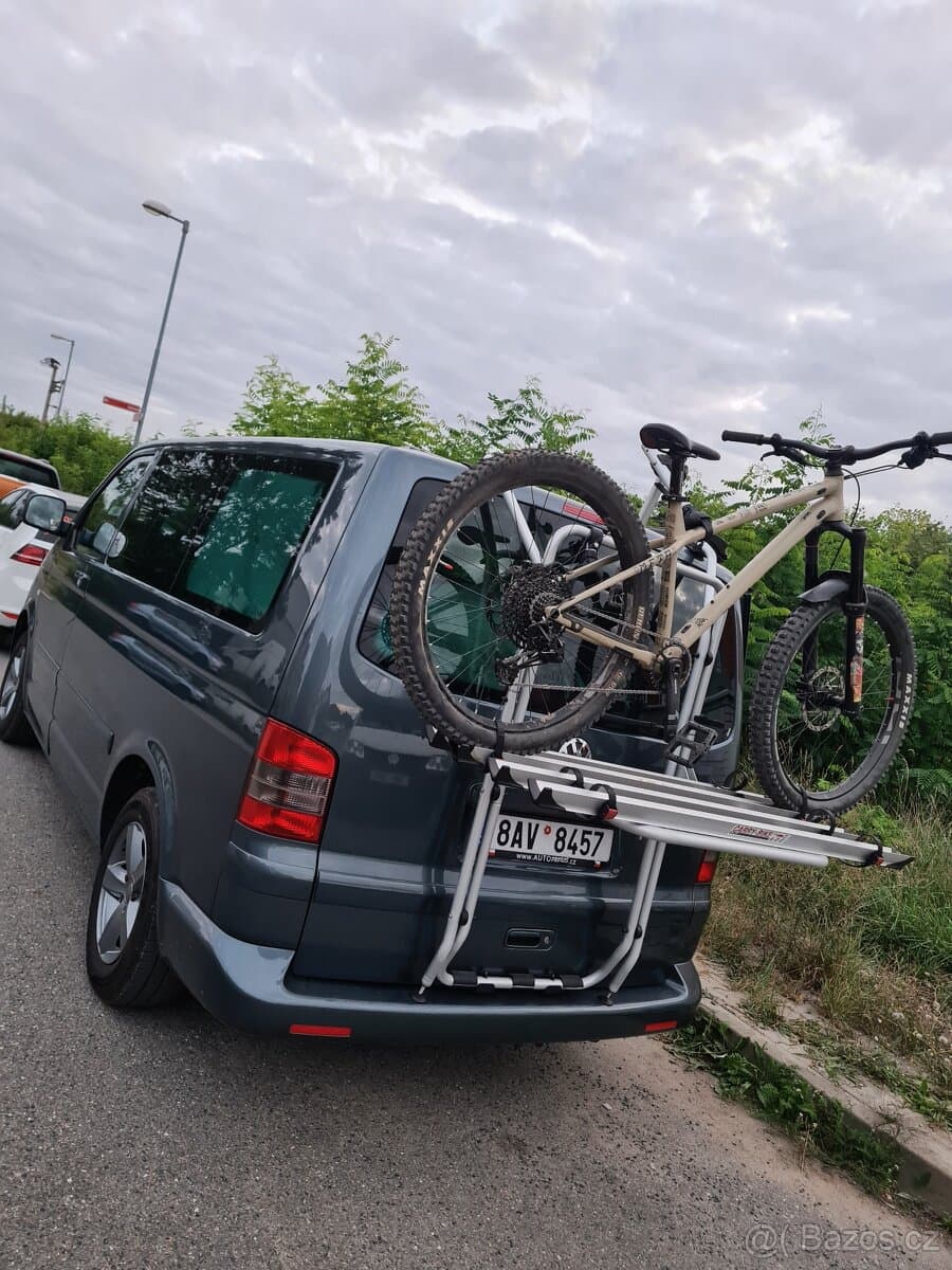 Volkswagen MULTIVAN - 11