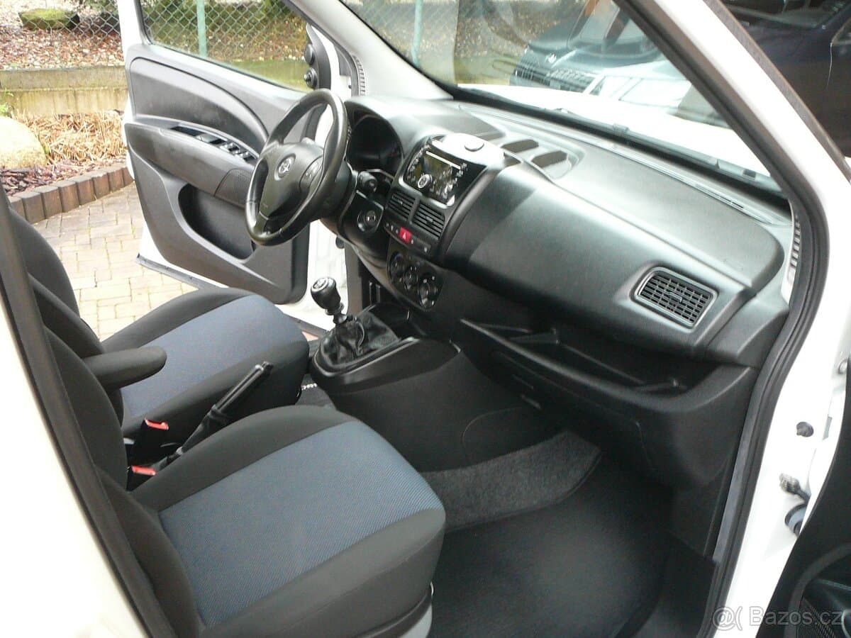 2017 Opel COMBO - 11