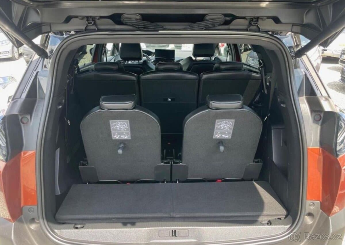 2022 Peugeot 5008 - 11