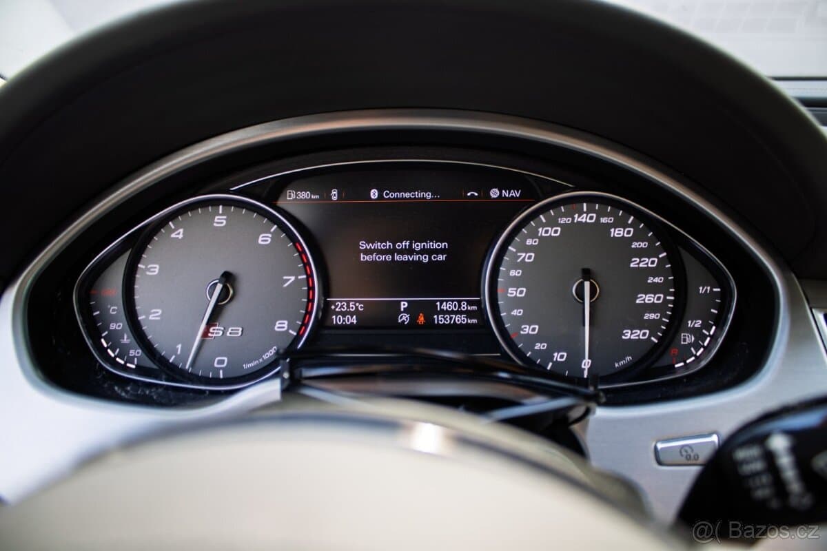 2015 Audi S8 - 11