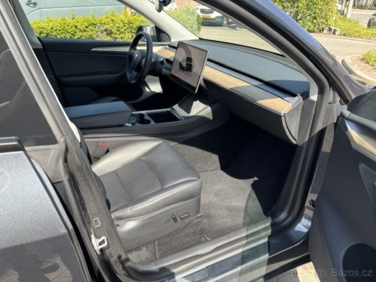2022 Tesla MODEL Y - 11