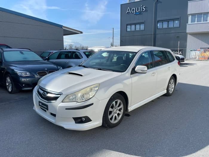 2010 Subaru LEGACY - 11
