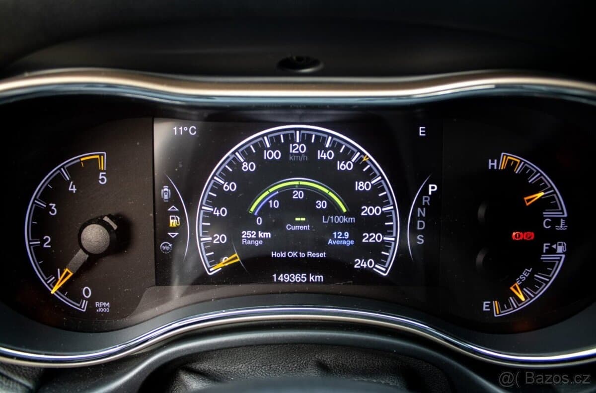 2015 Jeep CHEROKEE - 11