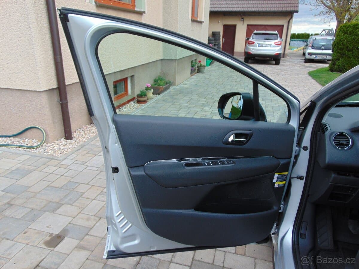 2012 Peugeot 3008 - 11