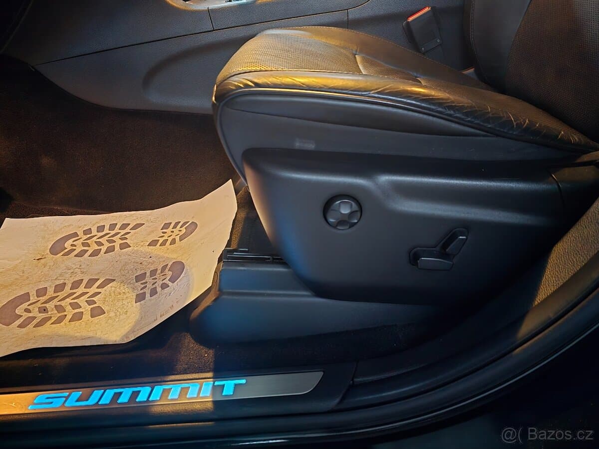 2016 Jeep CHEROKEE - 11