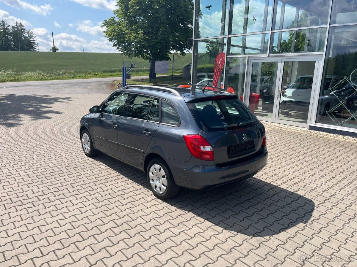 2010 Škoda FABIA - 11