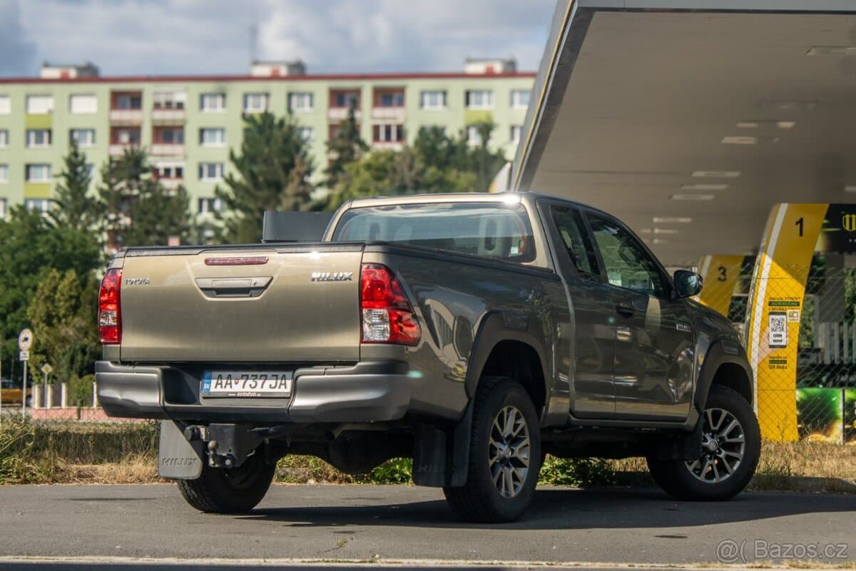 2021 Toyota HILUX - 11