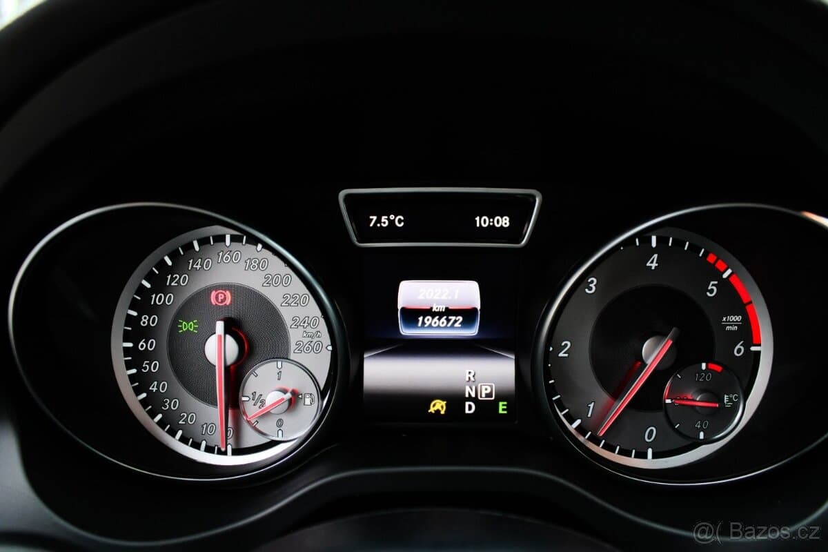 2016 Mercedes-Benz GLA - 11