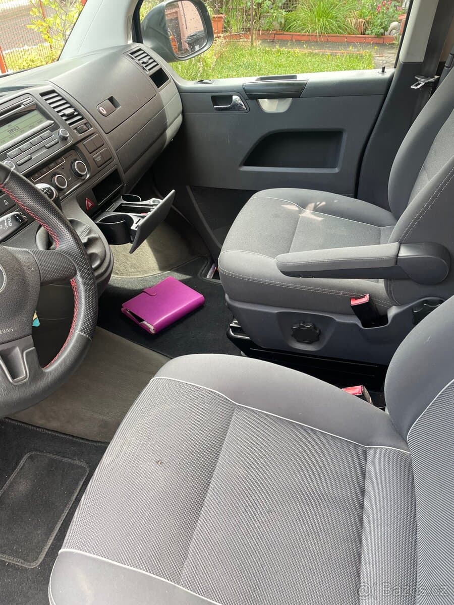 2011 Volkswagen MULTIVAN - 11