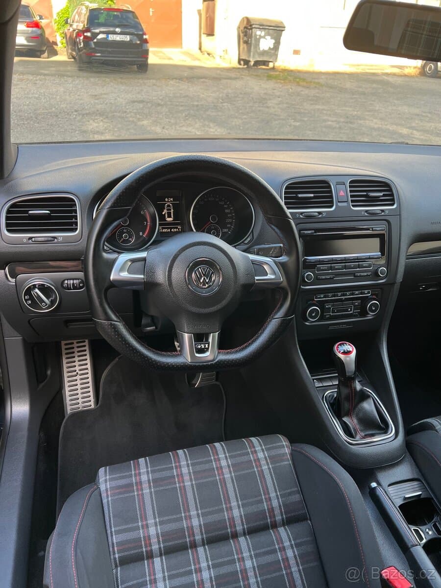 2012 Volkswagen GOLF - 11