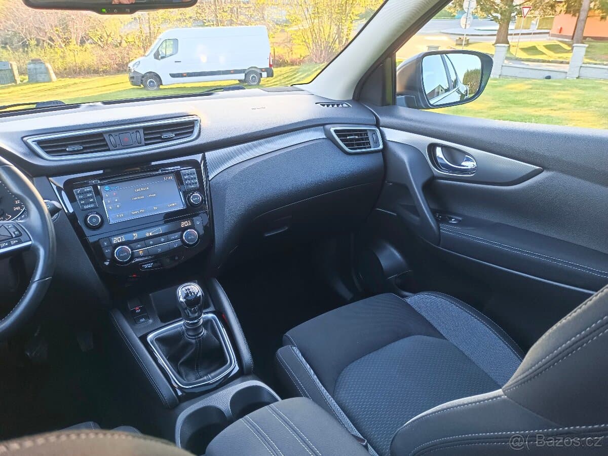 2018 Nissan QASHQAI - 11