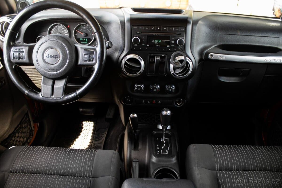 2011 Jeep WRANGLER - 11