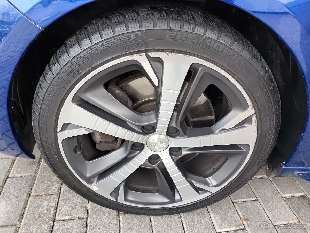 2018 Peugeot 308 - 11