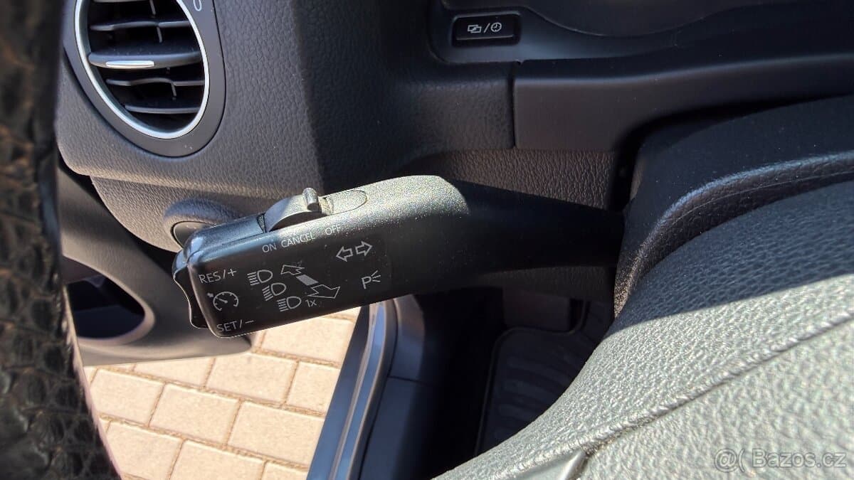 2013 Volkswagen GOLF - 11