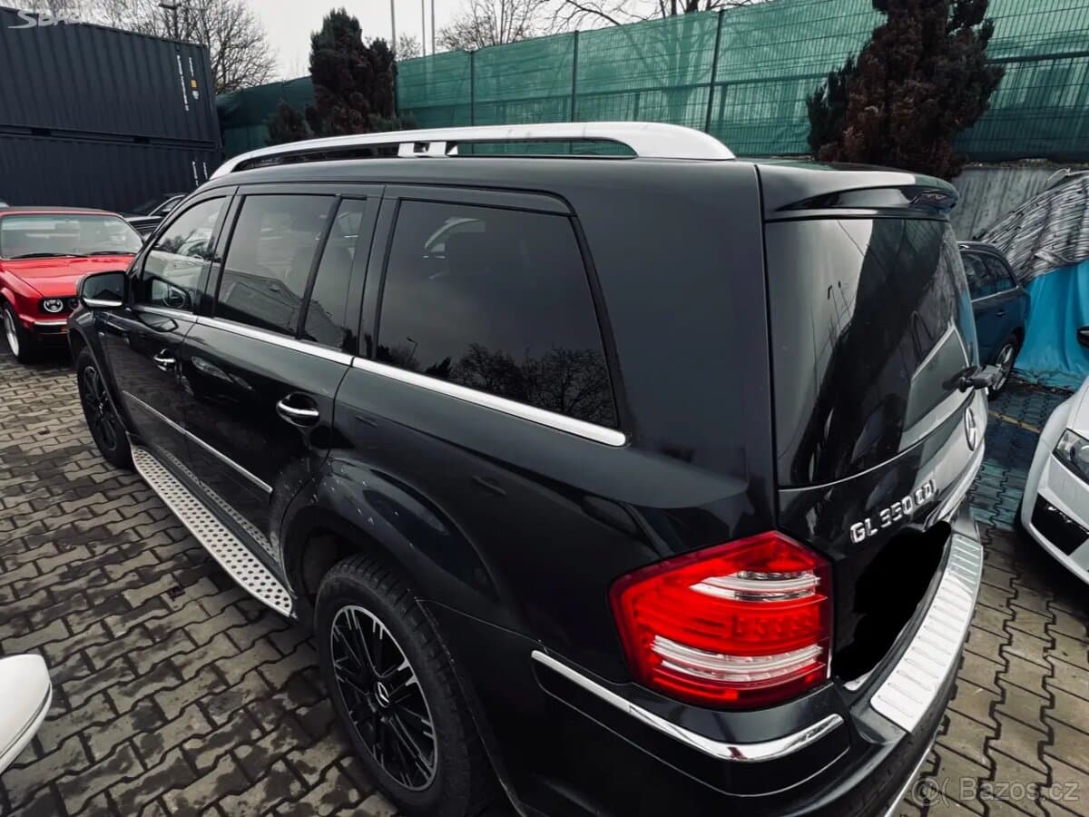 Mercedes-Benz GL - 11