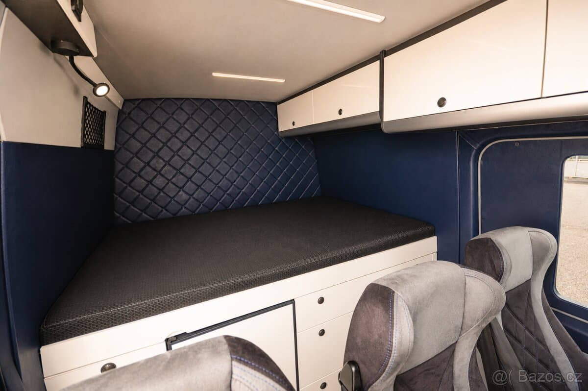 Mercedes-Benz SPRINTER - 11