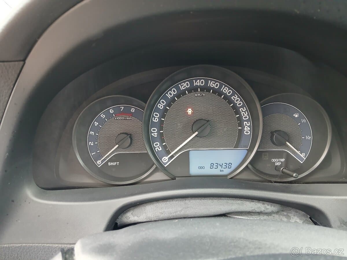 2014 Toyota AURIS - 11