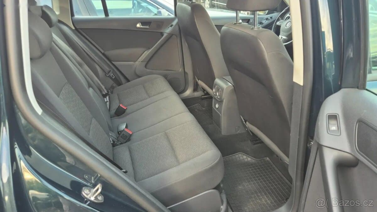 2012 Volkswagen TIGUAN - 11