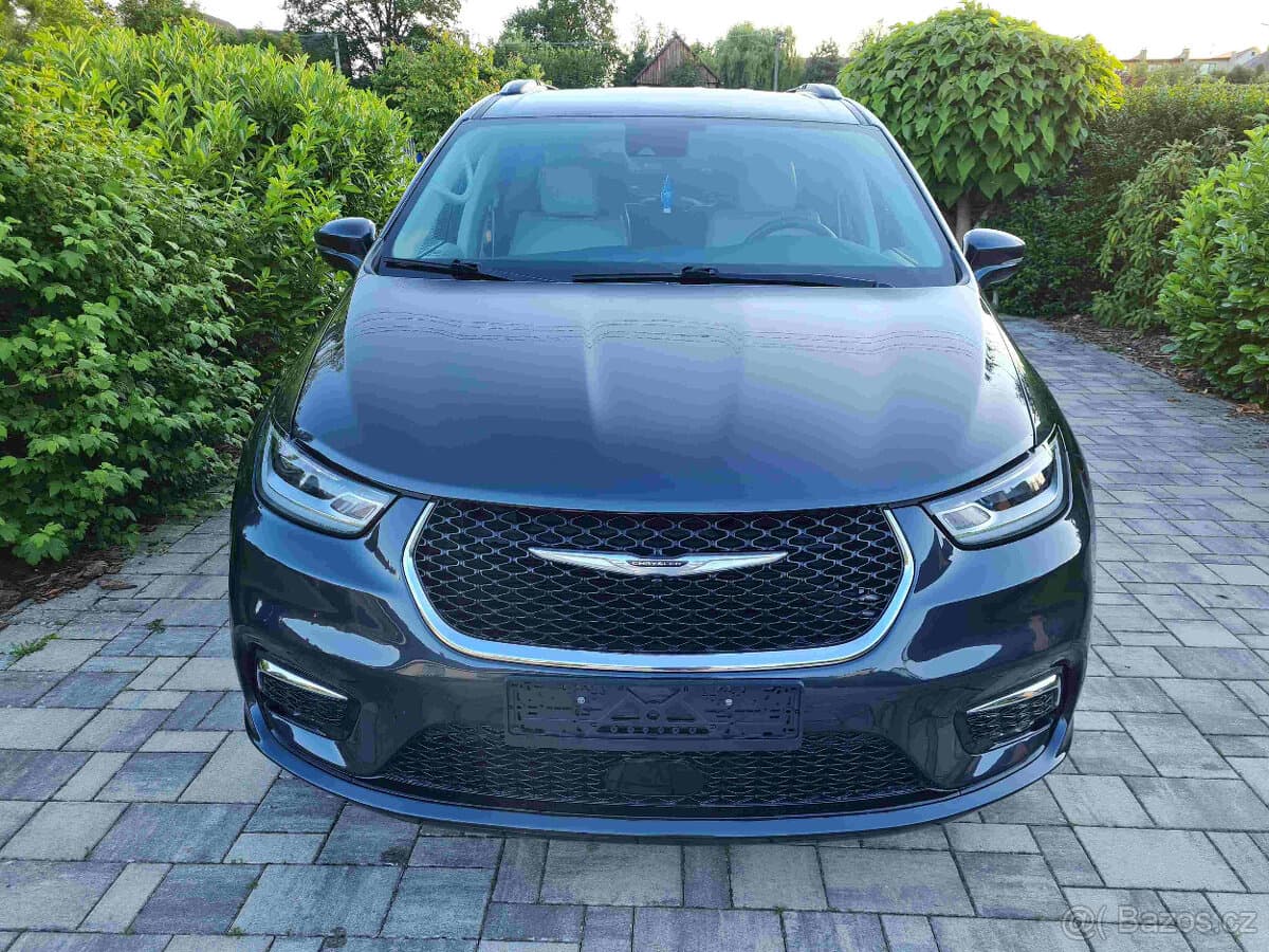 2021 Chrysler PACIFICA - 11