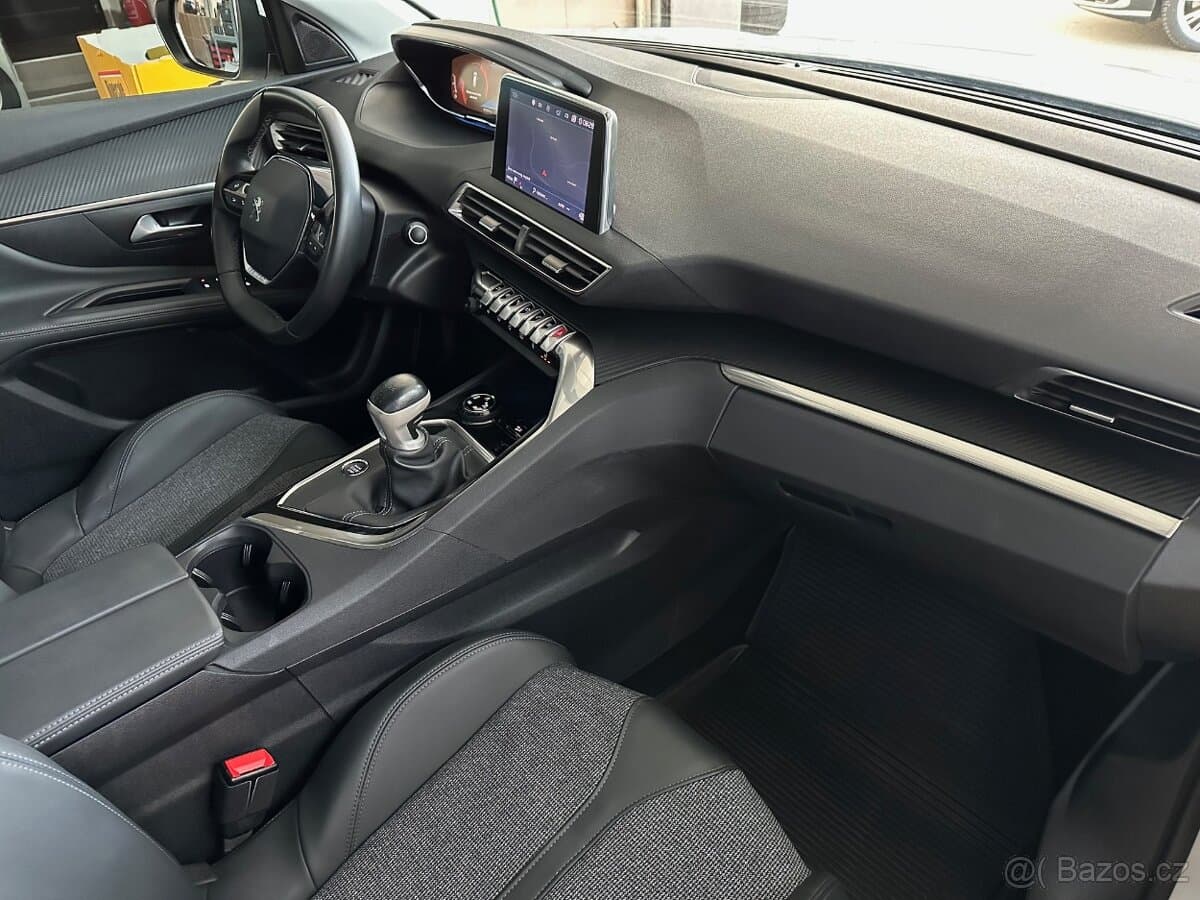 2020 Peugeot 5008 - 11