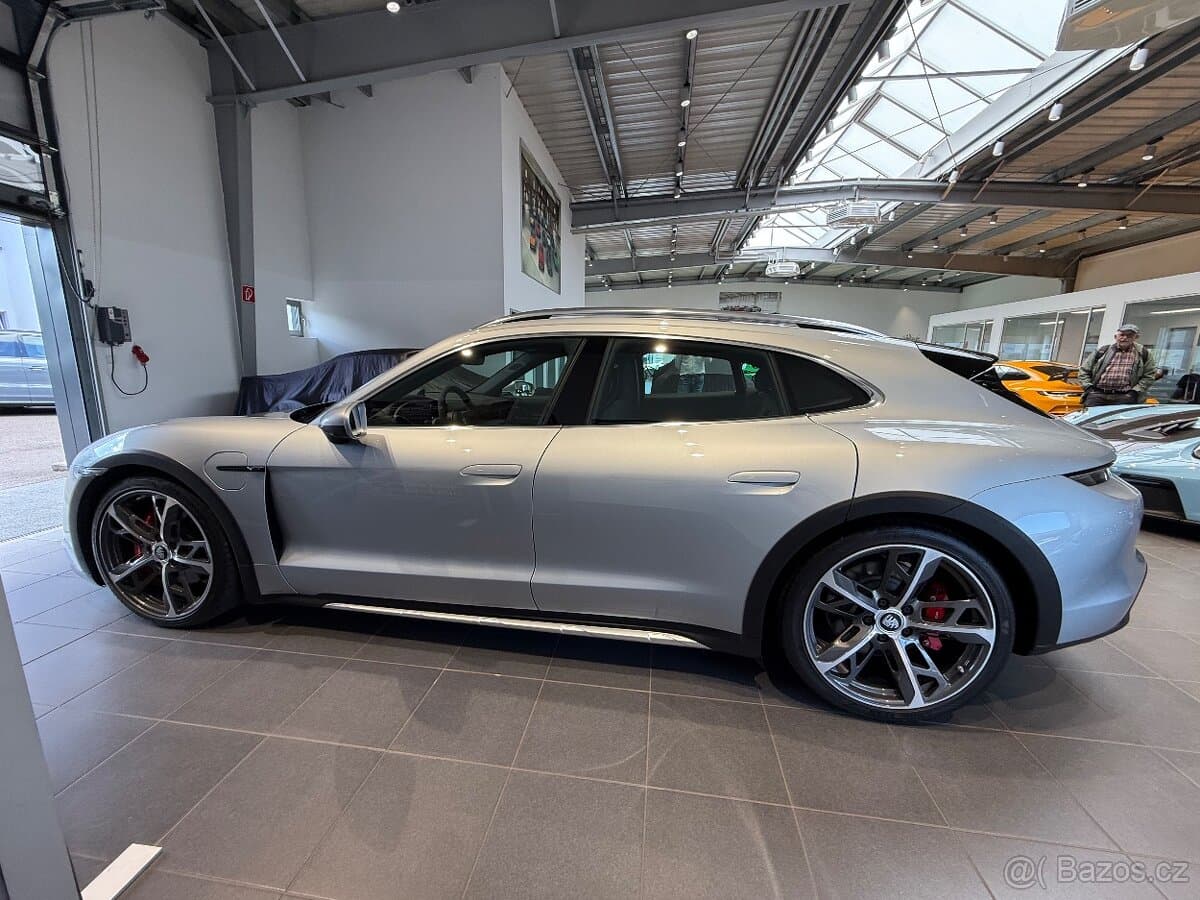 2021 Porsche TAYCAN - 11